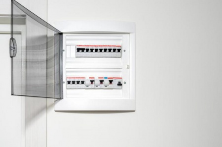 Un électricien qualifié aux Villages Voveens pour vos besoins électriques